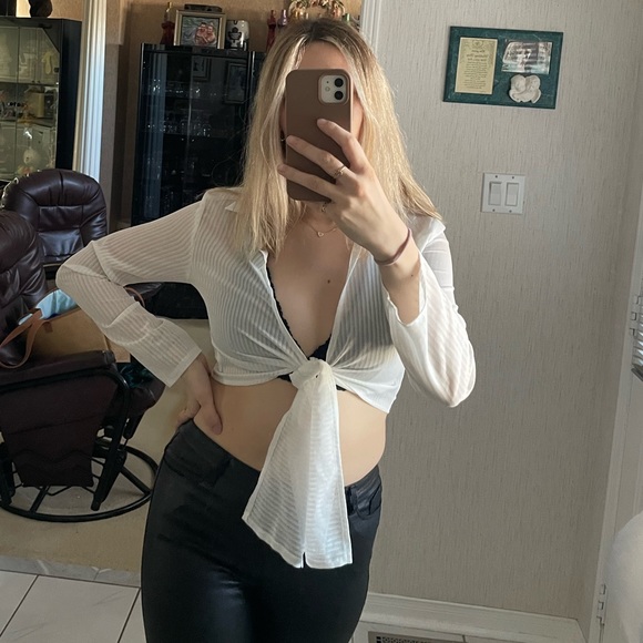 Cute Wrap Tie-Up White Longsleeve Top - Picture 5 of 5